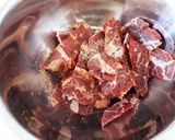 フィリピン料理☆牛肉と玉葱の炒め煮作り方1写真