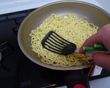 塩焼きそば★豆苗☆サラダチキン☆もやし作り方2写真