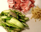 簡単！美味しい！豚こまアスパラの生姜炒め作り方1写真