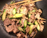簡単！美味しい！豚こまアスパラの生姜炒め作り方3写真