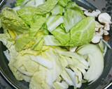 白菜入り☆汁多めのトロふわ親子丼♪作り方1写真