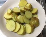小さいじゃがいもの二種類のチーズ焼き作り方1写真