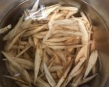 豚肉とごぼうの握り揚げ作り方1写真
