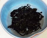 味噌汁の具のワカメを活用♪わかめご飯作り方1写真