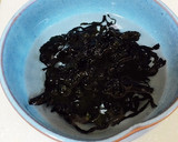 味噌汁の具のワカメを活用♪わかめご飯作り方1写真