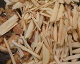 鶏もも肉とじゃが炒め作り方3写真