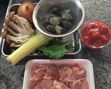 お鍋一つで簡単!鶏とあさりのトマト煮込み作り方1写真