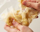 袋で♪甘熟王フローズンバナナヨーグルト作り方2写真
