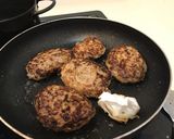 簡単 何ちゃってデミソースハンバーグ作り方4写真