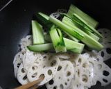レンコンとキュウリのカレーマヨ炒め作り方3写真
