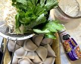 トムヤムクン風＊簡単エスニック水餃子鍋作り方1写真