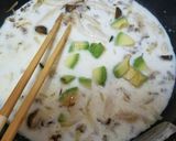アボカドと豚ミンチの味噌クリームスパ作り方5写真