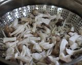 きのこもたっぷり~下味をつけた中華蒸し鶏作り方2写真