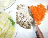 鶏もも肉スープ♪簡単白菜春雨人参しめじ作り方4写真
