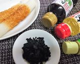 シンプル【竹輪とワカメのわさび醤油和え】作り方1写真