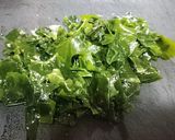 シンプル【竹輪とワカメのわさび醤油和え】作り方3写真
