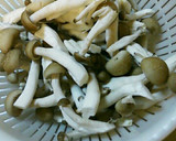 ダシ旨！菜花と厚揚げの煮浸し。シメジ入り作り方3写真