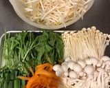 特製辛ゴマだれで☆野菜まきまき鍋♪作り方3写真