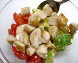 簡単！アボカドと焼きサラダチキンのサラダ作り方3写真