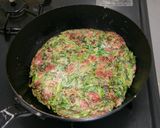 セリとコンビーフのチヂミ作り方4写真