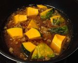 晩御飯に☆牛豚ひき肉とかぼちゃの煮物作り方3写真