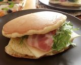ホットケーキサンド　ベーコン水菜チーズ作り方16写真
