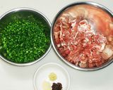 豚コマとニラの棒餃子作り方1写真