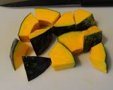かぼちゃとれんこんと鶏団子の煮物作り方1写真