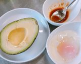 アボカドに!トロける温泉卵をのせて♪作り方2写真