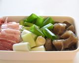 豚バラこんにゃくの甘辛生姜炒め【作り置き作り方1写真