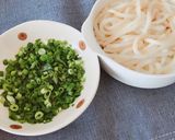 お手軽!ピリ辛ねぎうどん作り方1写真