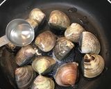 簡単！はまぐりの酒蒸し(バター醤油味)作り方3写真