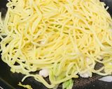 鶏肉と白菜のソース蒸し焼きそば作り方3写真