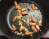 ペペロンチーノ風豆苗とウィンナーのパスタ作り方4写真
