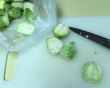 揚げ芽キャベツのライムニンニクソース作り方1写真