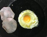 【簡単すぎ！】アスパラハムエッグ丼作り方3写真