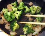 彩りおかず＊えびとブロッコリーの中華炒め作り方4写真