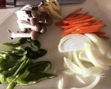 たっぷり野菜！春雨トムヤムクンスープ作り方2写真