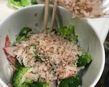 ブロッコリーとカニカマの鰹節和え作り方3写真