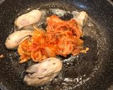 牡蠣のキムチ炒め、玉子とじ!作り方2写真