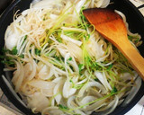 新玉ねぎと豆苗のすっぱ辛炒め作り方9写真