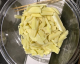 ジャガイモと豚ひき肉のオイスター炒め作り方1写真