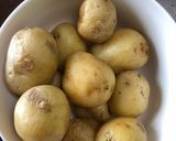 ブロッコリーと新じゃがの香りスパイス和え作り方1写真