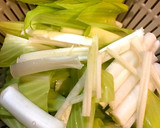 鯖味噌缶で簡単！旬のうるい炒め☆作り方1写真