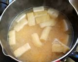絹ごし豆富と油揚げの味噌汁作り方4写真
