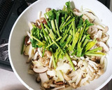 キノコとほうれん草のガリバタ炒め作り方8写真