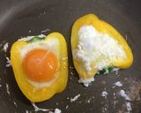 トーストアート　パプリカ目玉焼き作り方1写真