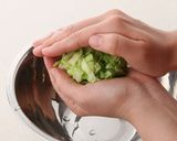 海老と椎茸の羽根つき餃子作り方3写真