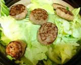 春キャベツと冷凍ハンバーグのさっと煮作り方2写真