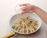 海老と椎茸の羽根つき餃子作り方9写真